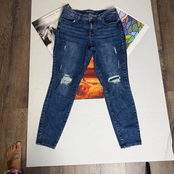 Maurices Jeans Size L Reg - Picture 6 of 12